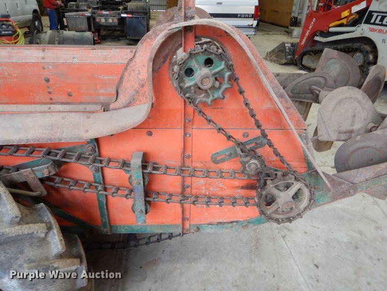 image for item HF9186 New Idea 12A  manure spreader