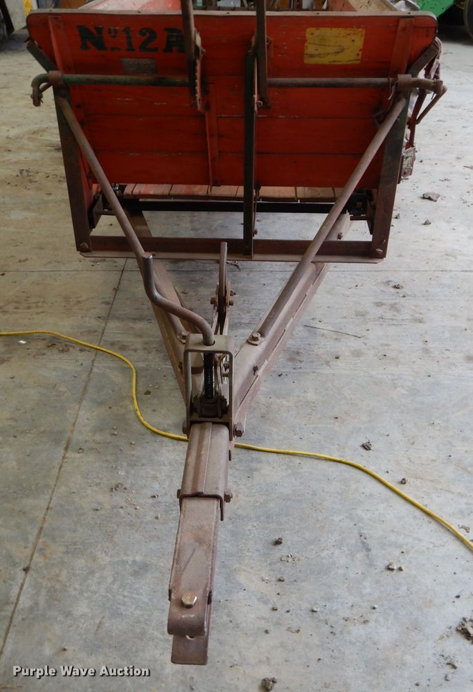 image for item HF9186 New Idea 12A  manure spreader