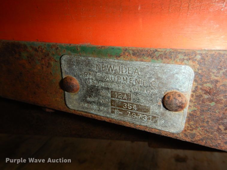 image for item HF9186 New Idea 12A  manure spreader