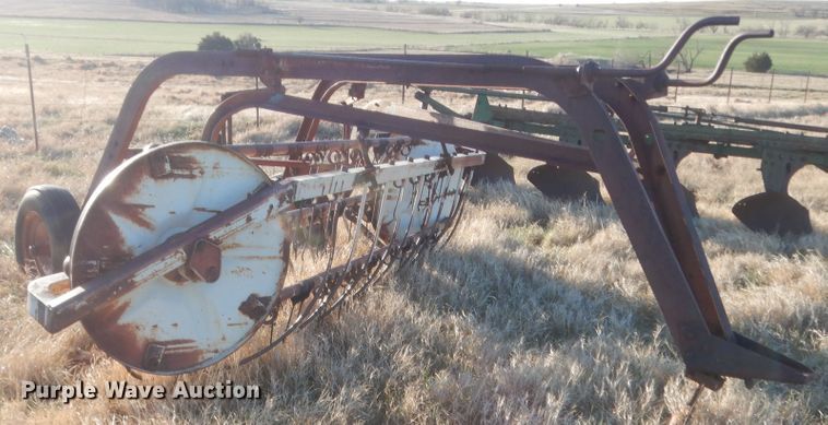 image for item HG9534 International hay rake