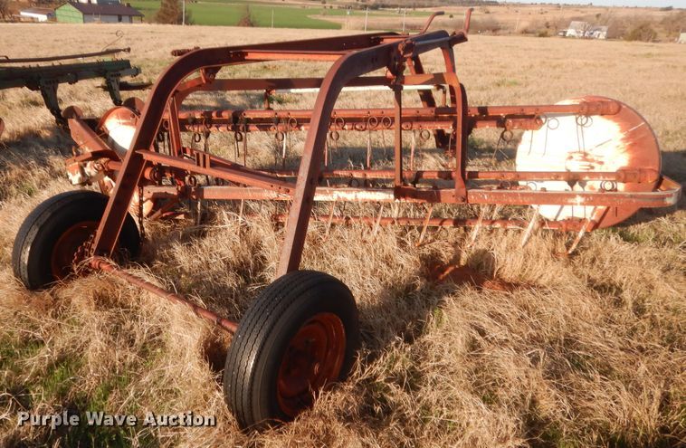 image for item HG9534 International hay rake