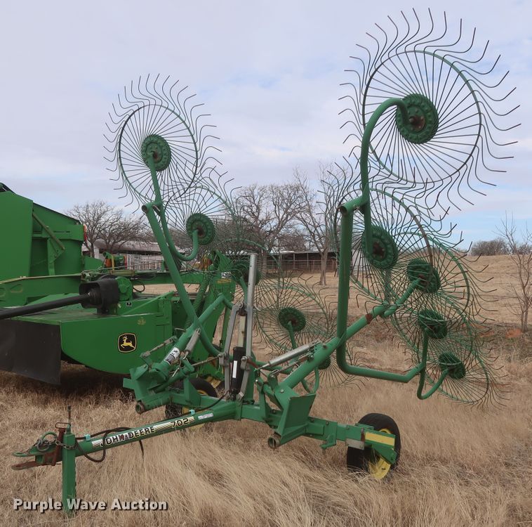 image for item HK9718 John Deere 702 hay rake