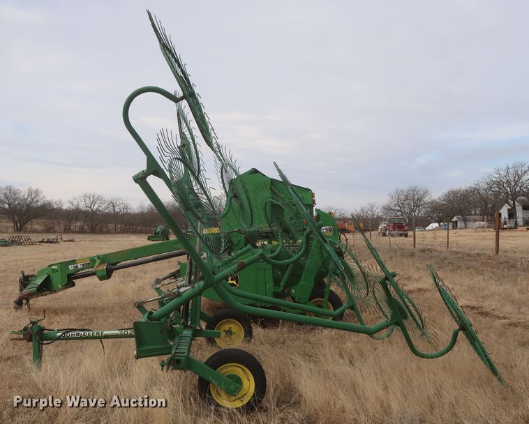 image for item HK9718 John Deere 702 hay rake