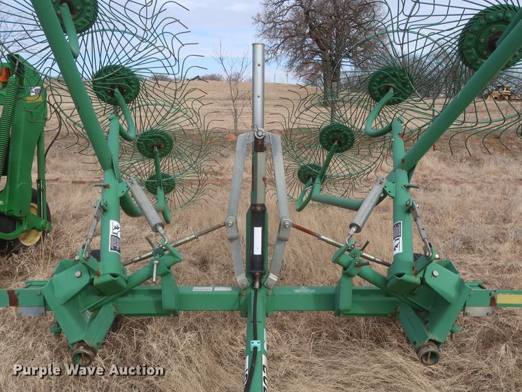 image for item HK9718 John Deere 702 hay rake