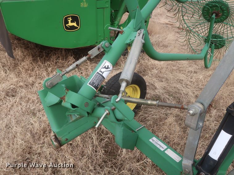 image for item HK9718 John Deere 702 hay rake