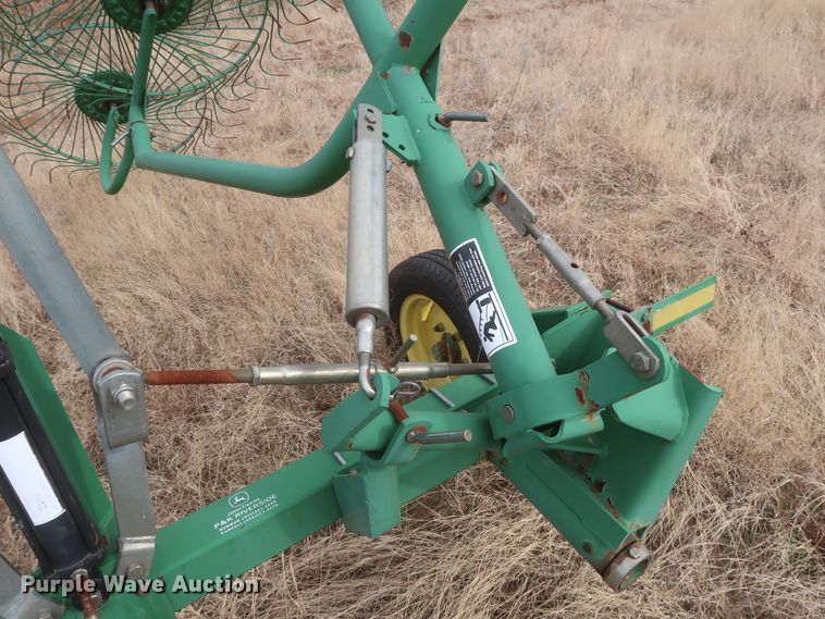 image for item HK9718 John Deere 702 hay rake
