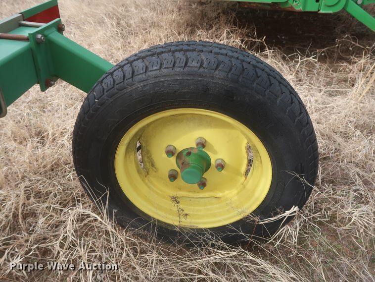 image for item HK9718 John Deere 702 hay rake