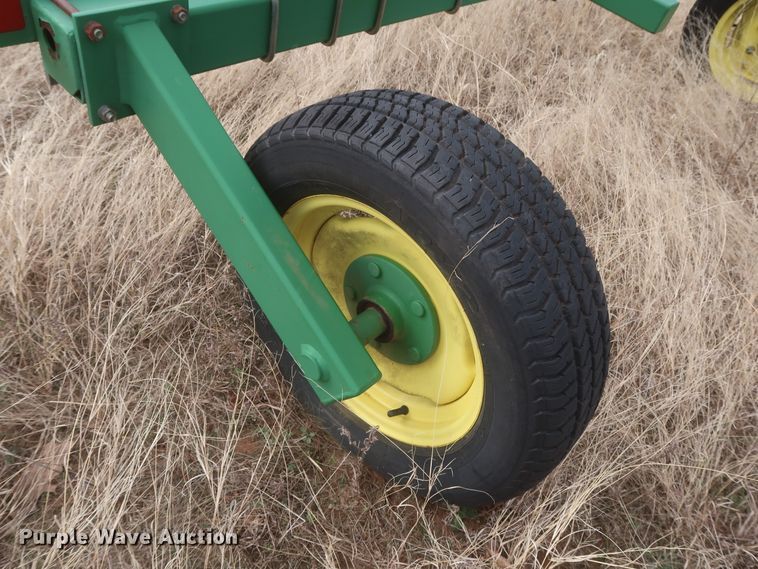 image for item HK9718 John Deere 702 hay rake