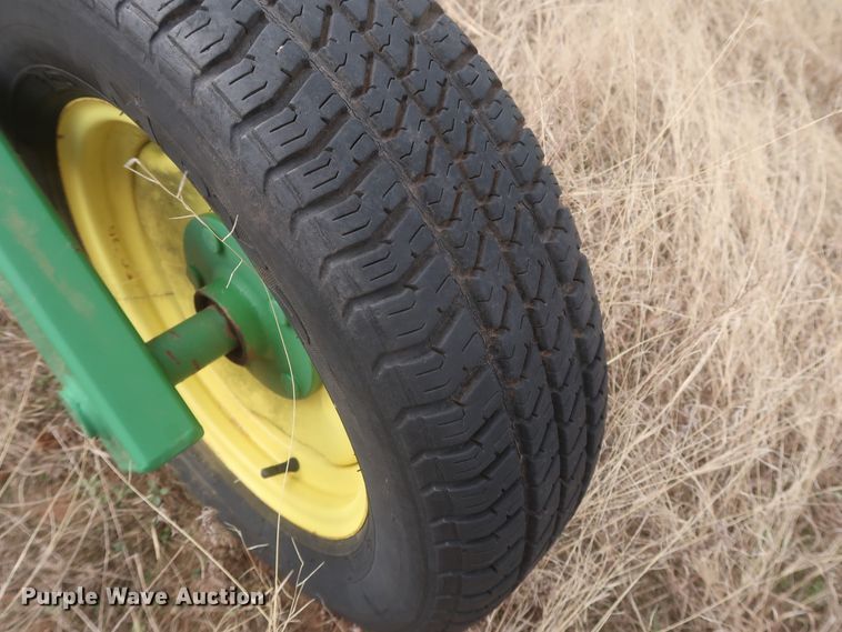 image for item HK9718 John Deere 702 hay rake