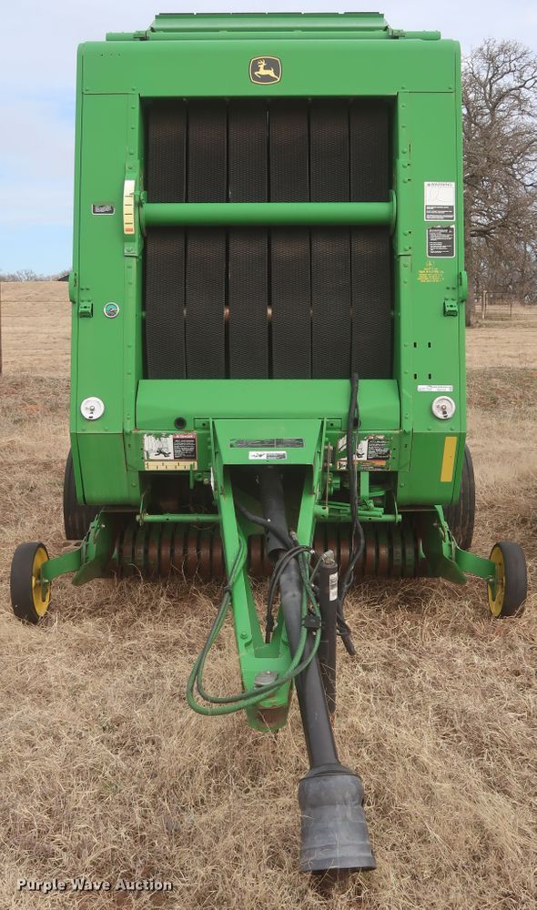 image for item HK9720 2005 John Deere 467  round baler