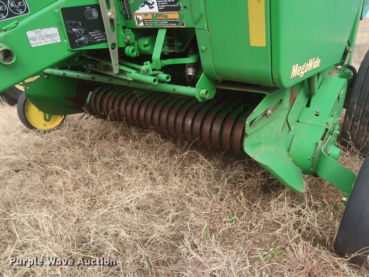 image for item HK9720 2005 John Deere 467  round baler