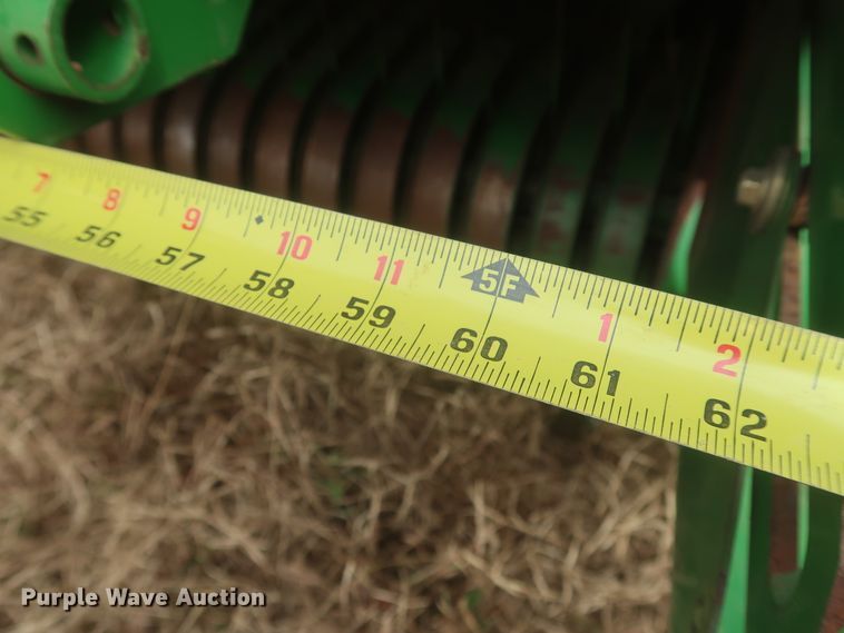 image for item HK9720 2005 John Deere 467  round baler