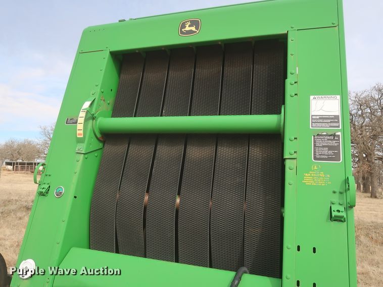 image for item HK9720 2005 John Deere 467  round baler