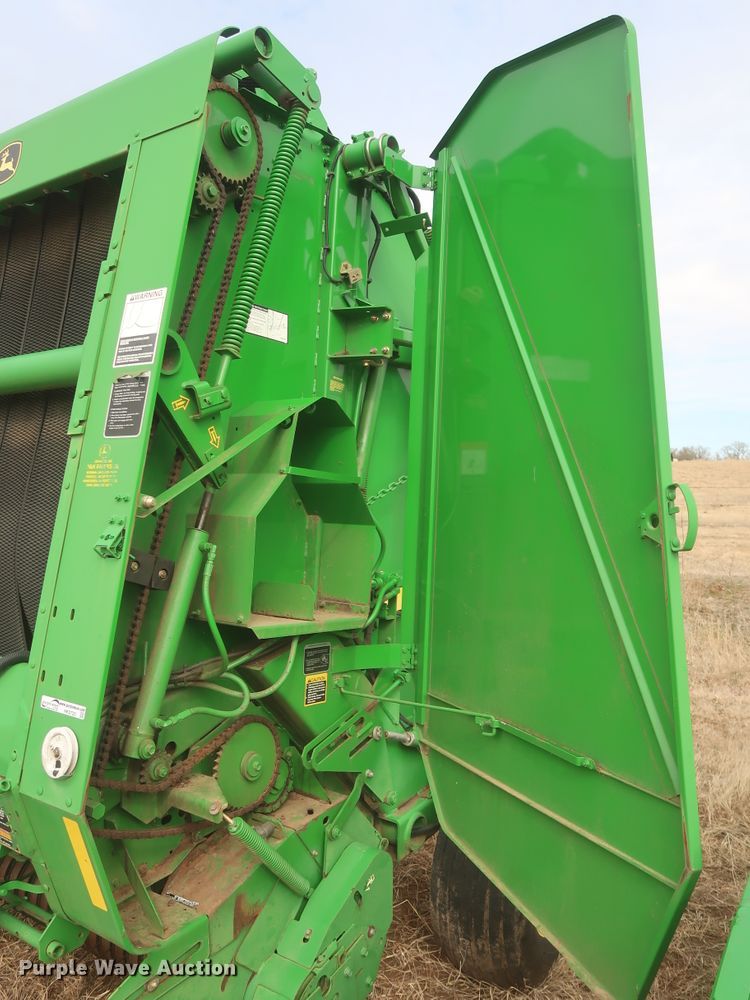 image for item HK9720 2005 John Deere 467  round baler