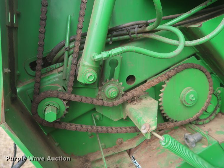 image for item HK9720 2005 John Deere 467  round baler