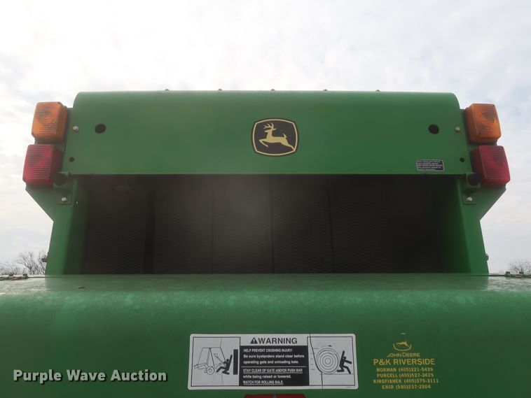 image for item HK9720 2005 John Deere 467  round baler