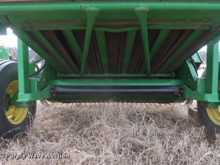 image for item HK9720 2005 John Deere 467  round baler