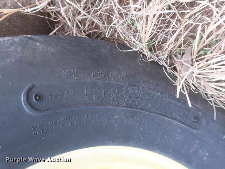 image for item HK9720 2005 John Deere 467  round baler