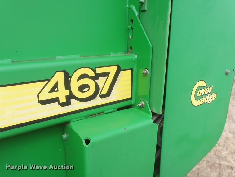 image for item HK9720 2005 John Deere 467  round baler