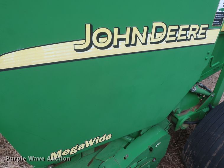 image for item HK9720 2005 John Deere 467  round baler