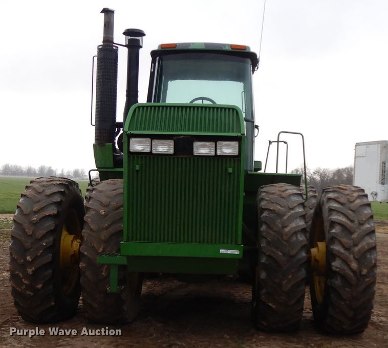 image for item HO9326 1982 John Deere 8560  4WD tractor