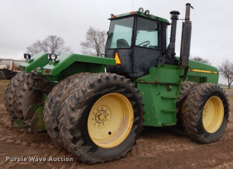 image for item HO9326 1982 John Deere 8560  4WD tractor