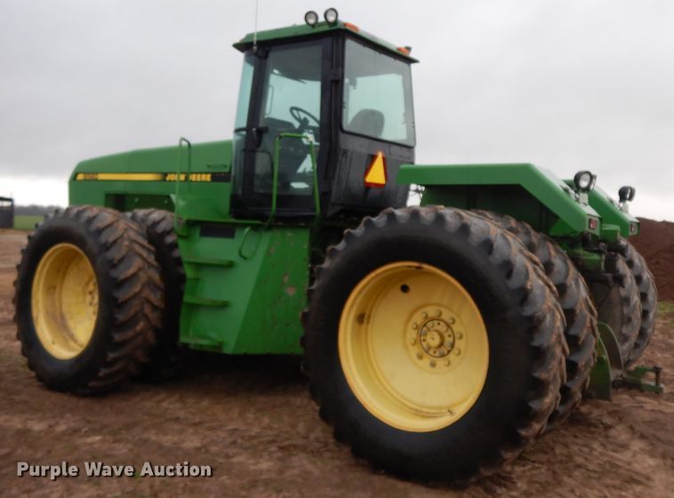 image for item HO9326 1982 John Deere 8560  4WD tractor