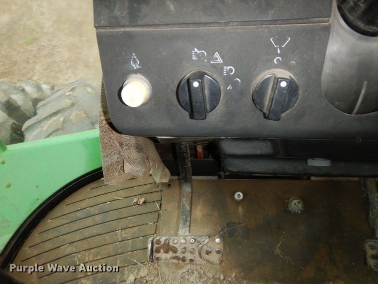 image for item HO9326 1982 John Deere 8560  4WD tractor