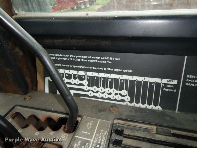 image for item HO9326 1982 John Deere 8560  4WD tractor