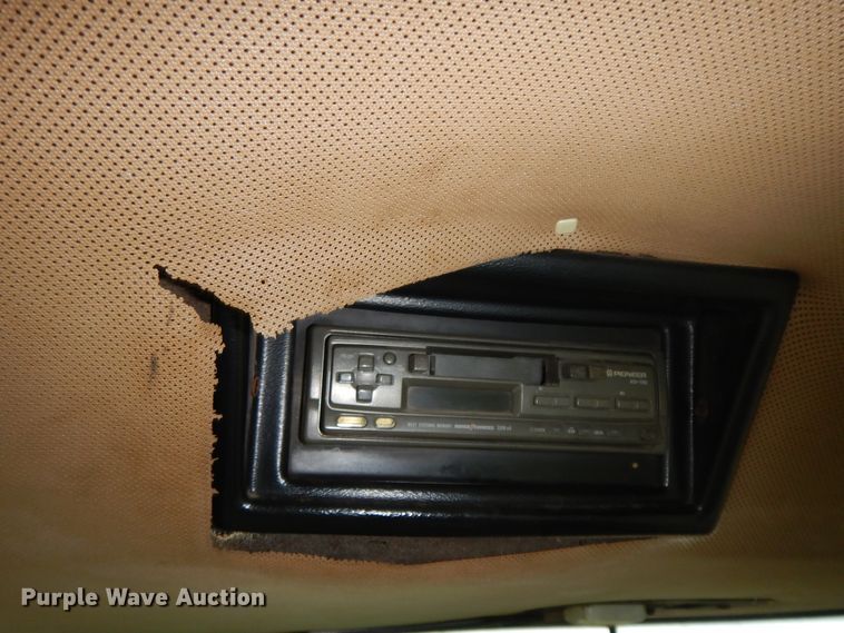 image for item HO9326 1982 John Deere 8560  4WD tractor