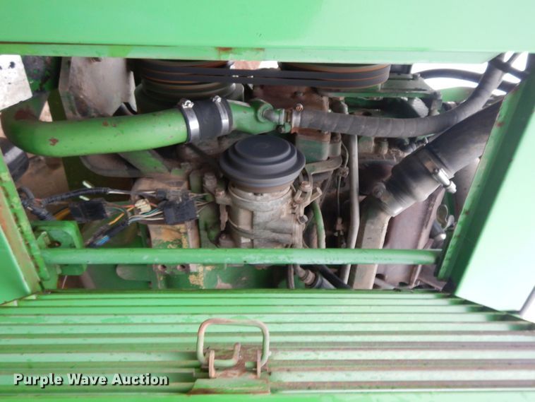 image for item HO9326 1982 John Deere 8560  4WD tractor