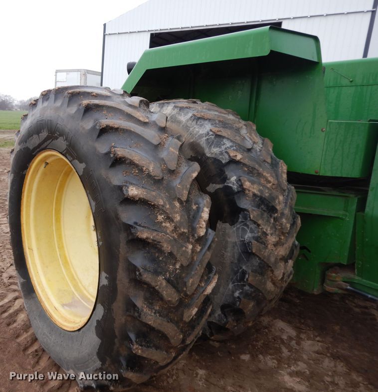 image for item HO9326 1982 John Deere 8560  4WD tractor