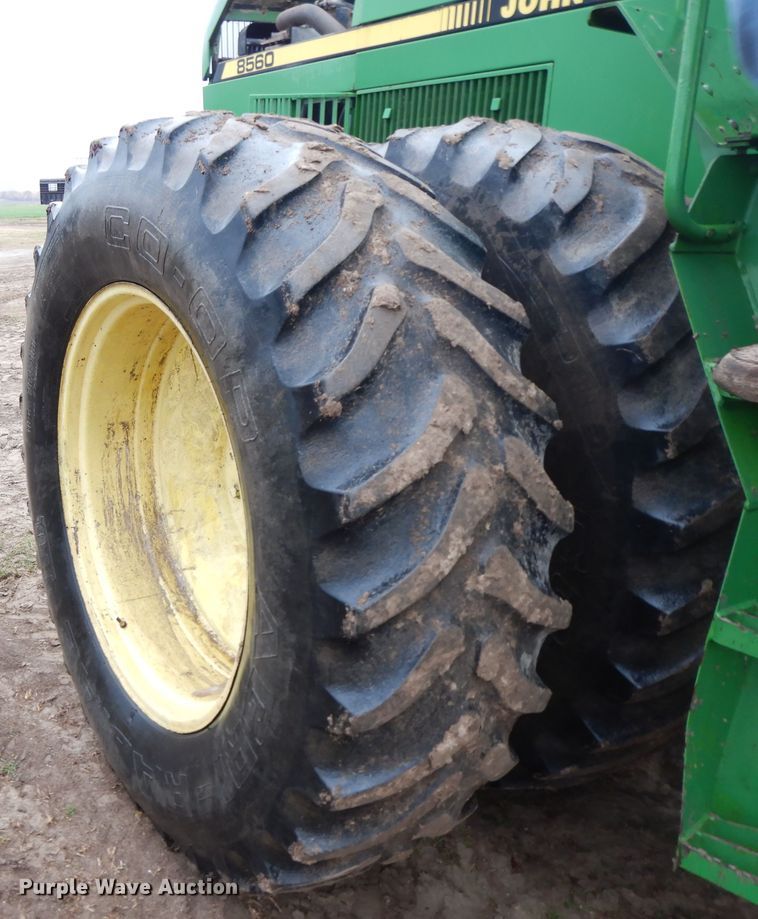 image for item HO9326 1982 John Deere 8560  4WD tractor