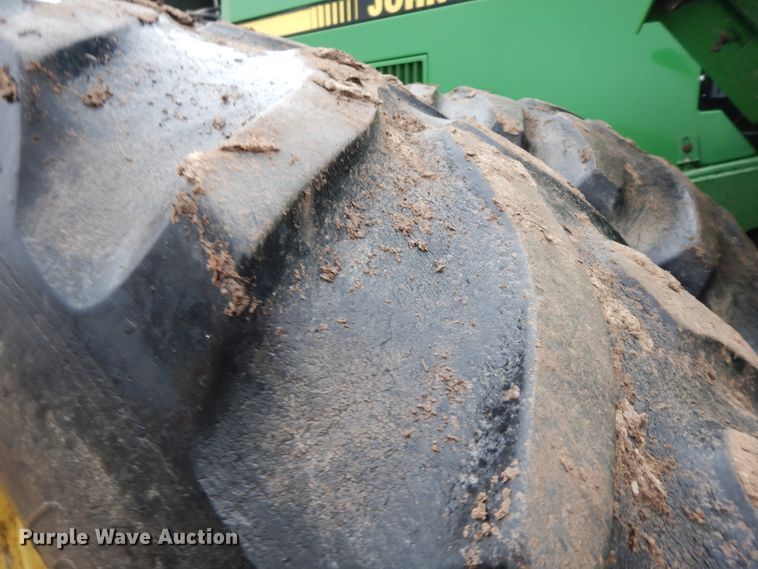 image for item HO9326 1982 John Deere 8560  4WD tractor