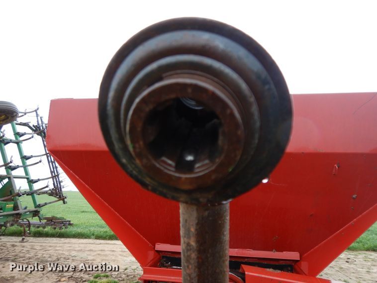 image for item HO9327 BBI  manure spreader