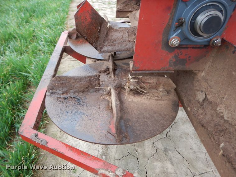 image for item HO9327 BBI  manure spreader