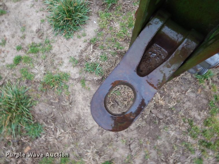 image for item HO9328 John Deere 960  field cultivator