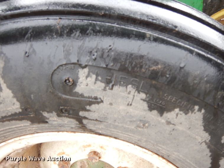 image for item HO9328 John Deere 960  field cultivator