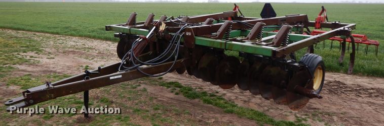 image for item HO9329 John Deere  field cultivator