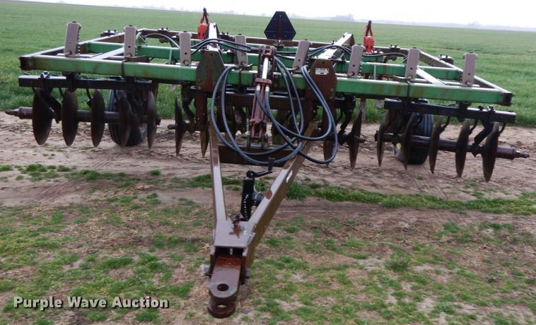 image for item HO9329 John Deere  field cultivator