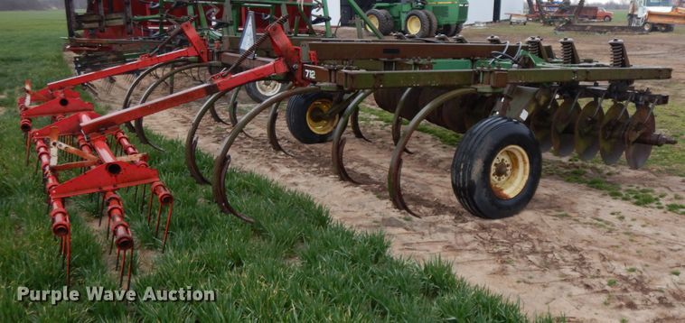 image for item HO9329 John Deere  field cultivator