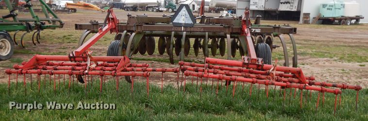 image for item HO9329 John Deere  field cultivator