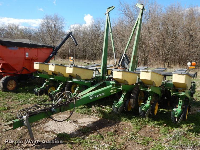 image for item HO9334 John Deere 7200 Max Emerge 2  no-till planter