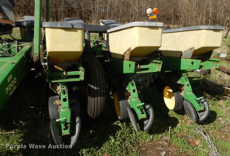 image for item HO9334 John Deere 7200 Max Emerge 2  no-till planter