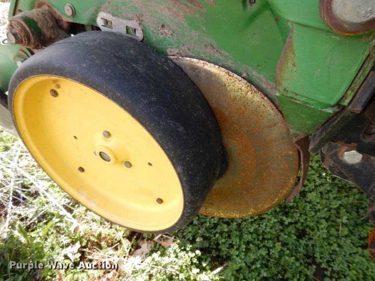 image for item HO9334 John Deere 7200 Max Emerge 2  no-till planter