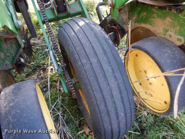 image for item HO9334 John Deere 7200 Max Emerge 2  no-till planter