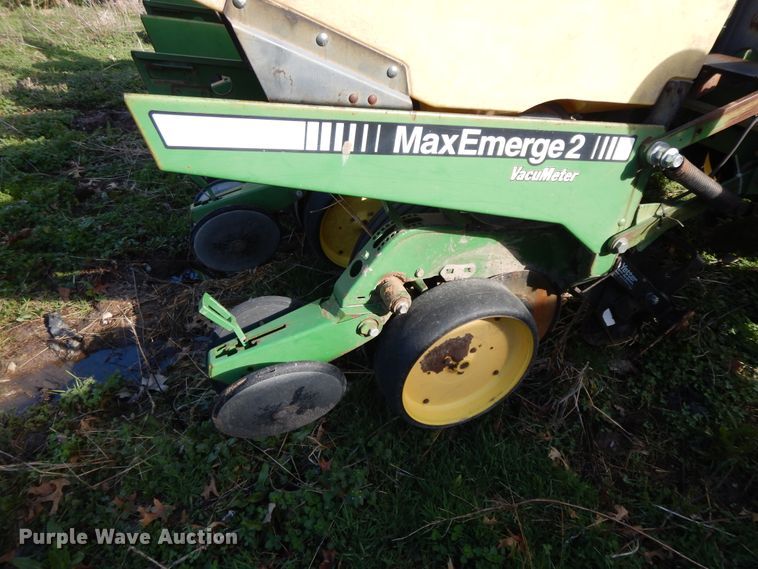 image for item HO9334 John Deere 7200 Max Emerge 2  no-till planter