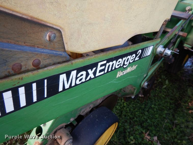 image for item HO9334 John Deere 7200 Max Emerge 2  no-till planter