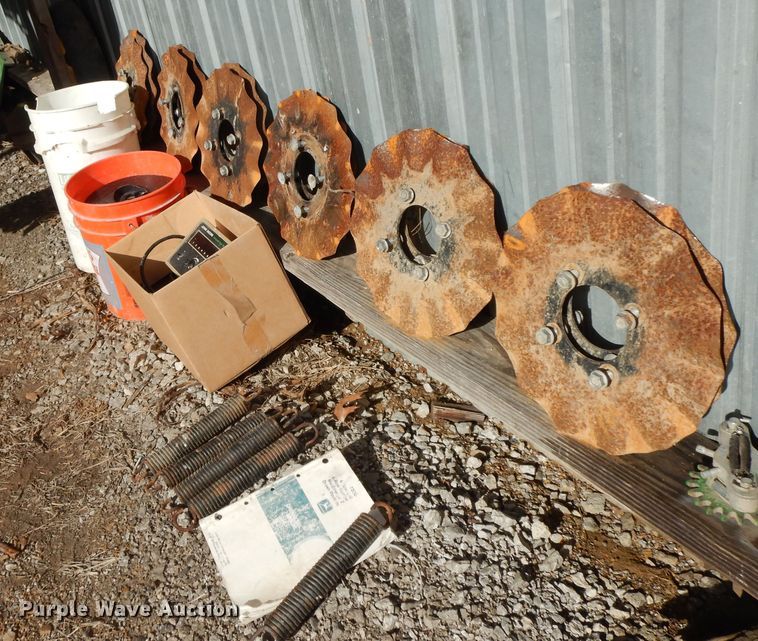 image for item HO9334 John Deere 7200 Max Emerge 2  no-till planter