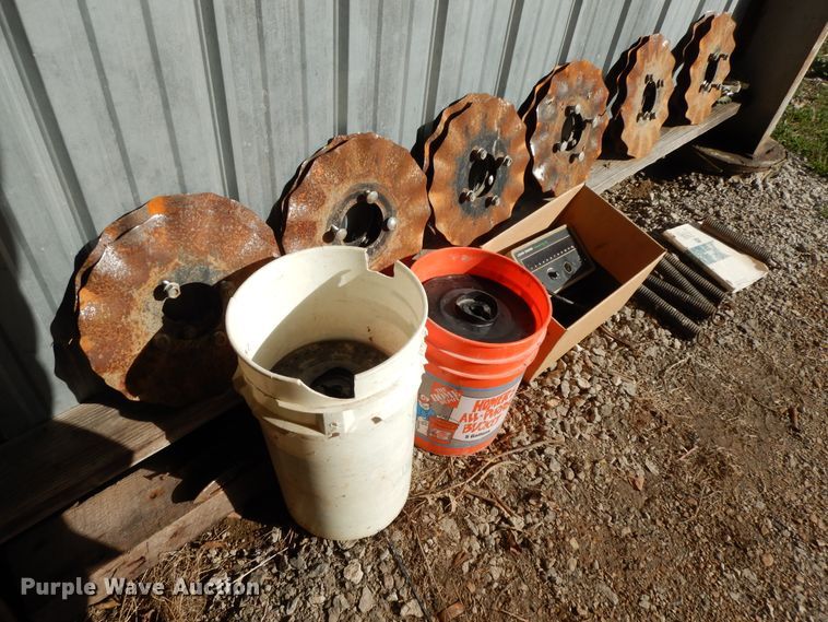 image for item HO9334 John Deere 7200 Max Emerge 2  no-till planter